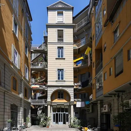 Tortona 12 Boutique By Yoof Milan